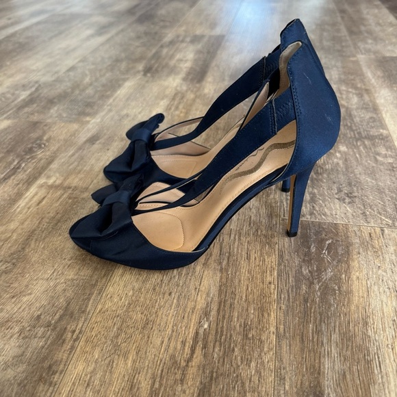 NWOT! Nina Two Strap Satin Elegant Navy Blue Bow Peep Toe Heels - Picture 8 of 11